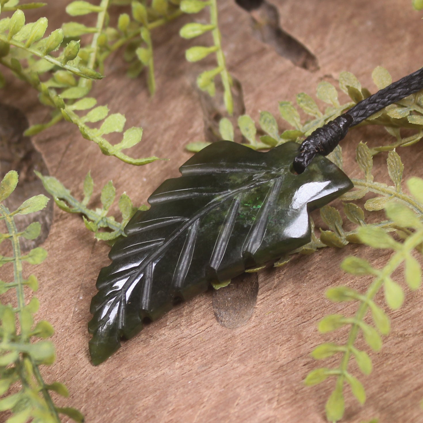 Rimu Pounamu Taniwha Tooth pendant - NZ Greenstone