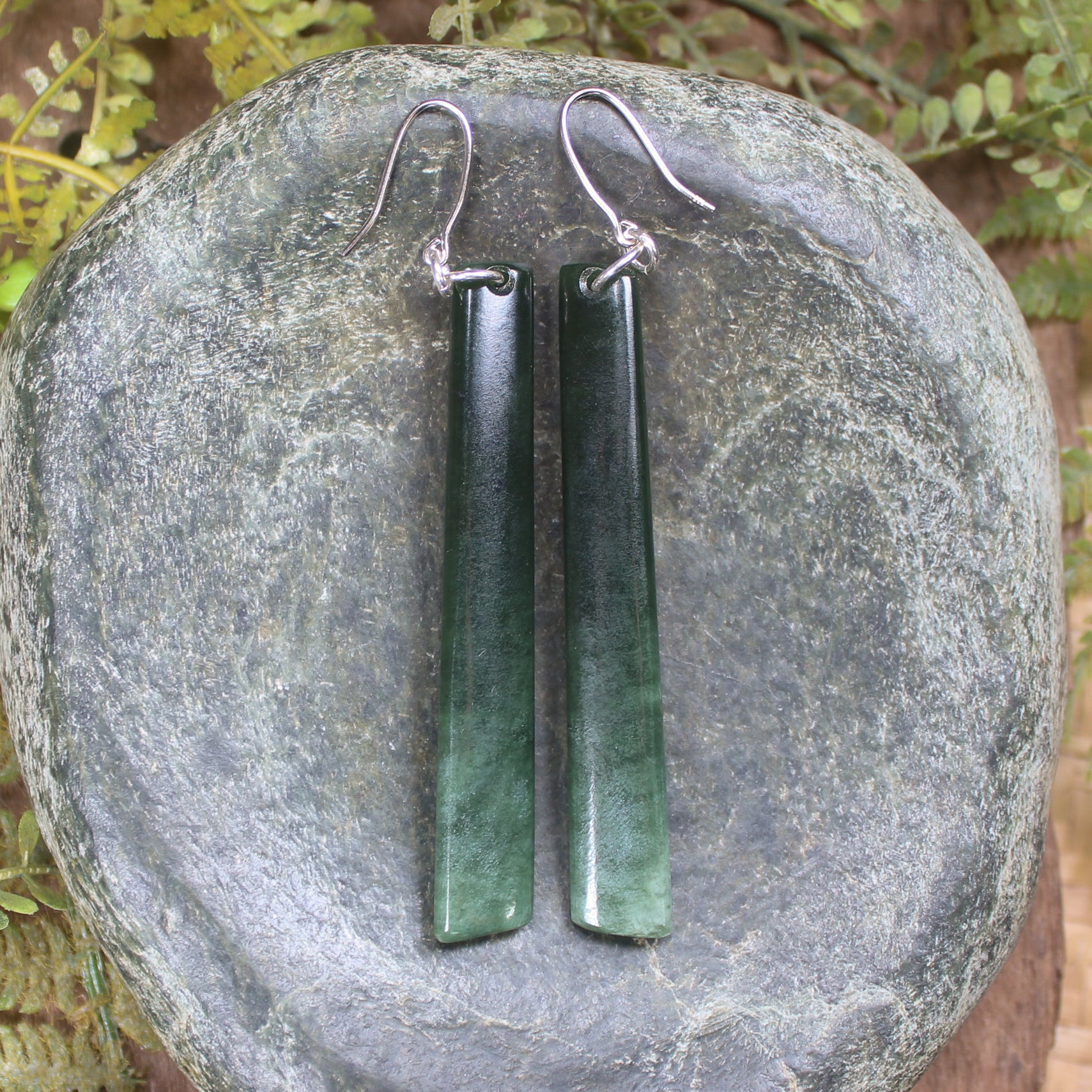 Roimata or Teardrop earrings carved from Kawakawa Pounamu - NZ Greenstone
