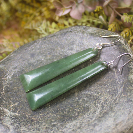 Toki Earrings carved from Hapopo Pounamu - NZ Greenstone