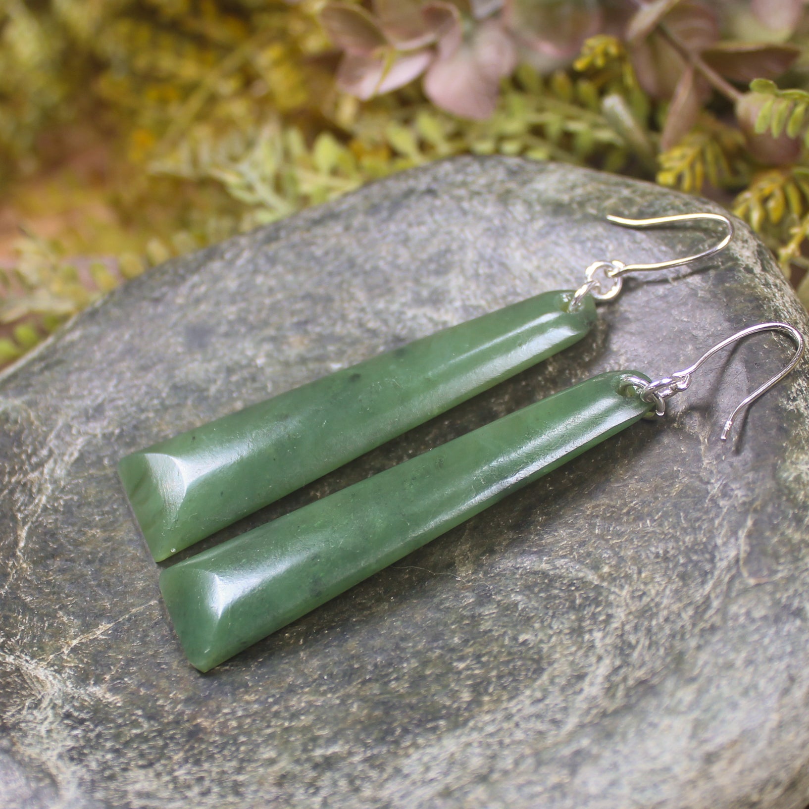 Toki Earrings carved from Hapopo Pounamu - NZ Greenstone