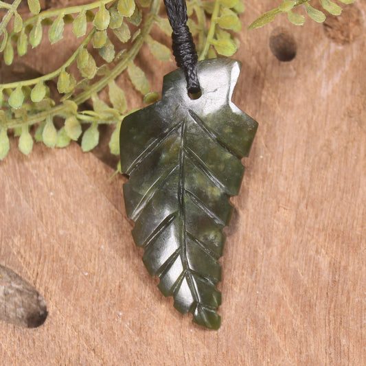 Rimu Pounamu Taniwha Tooth pendant - NZ Greenstone