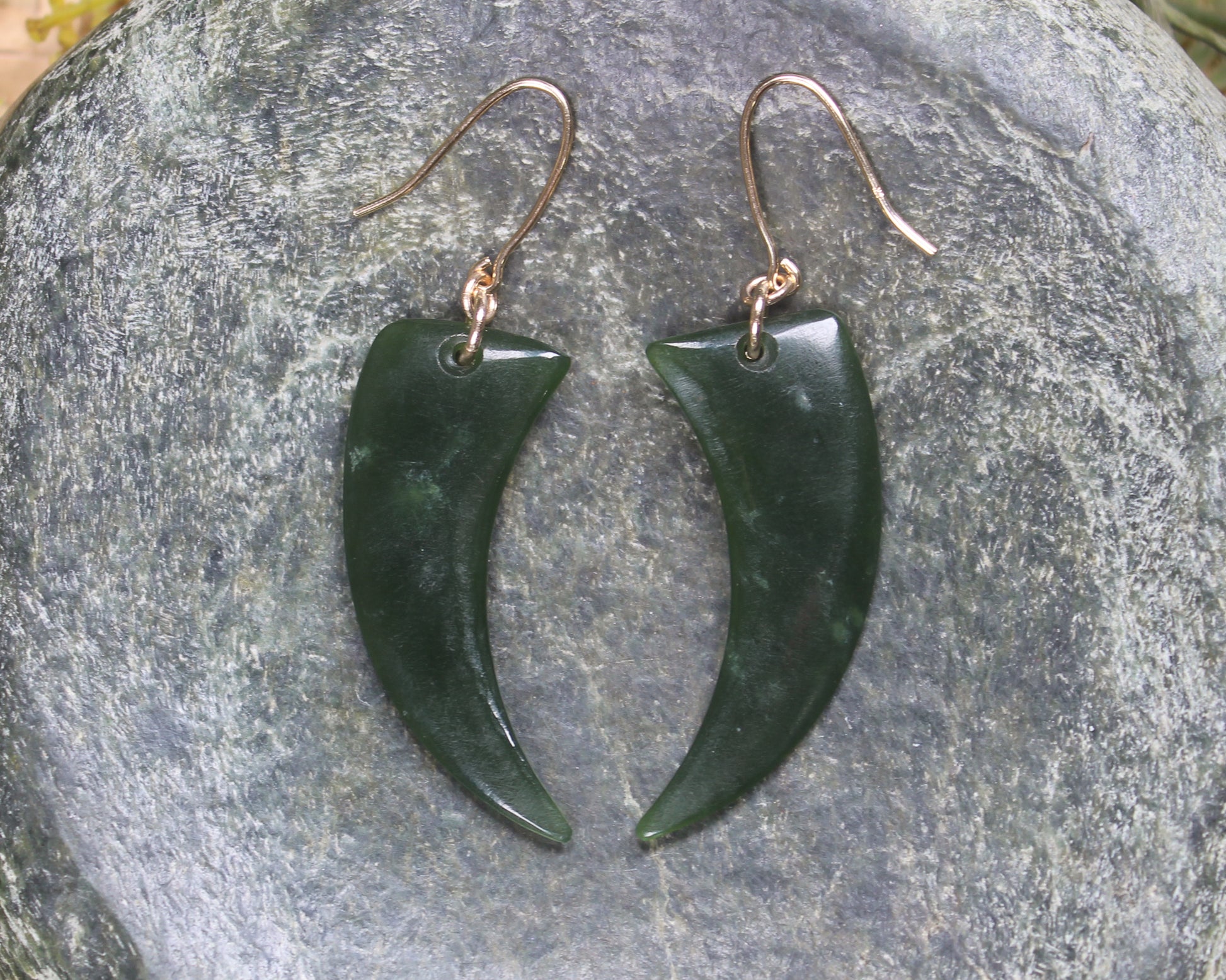 Huia Beak earrings carved from Kawakawa Pounamu - NZ Greenstone