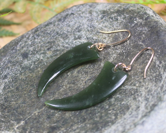 Huia Beak earrings carved from Kawakawa Pounamu - NZ Greenstone