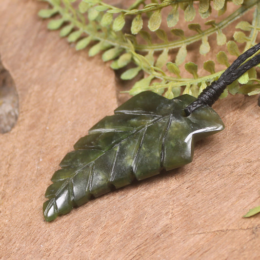 Rimu Pounamu Taniwha Tooth pendant - NZ Greenstone