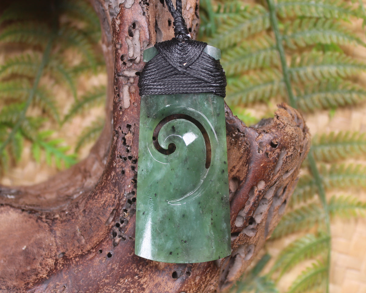 Toki or Adze with Koru carved from Hapopo Pounamu - NZ Greenstone