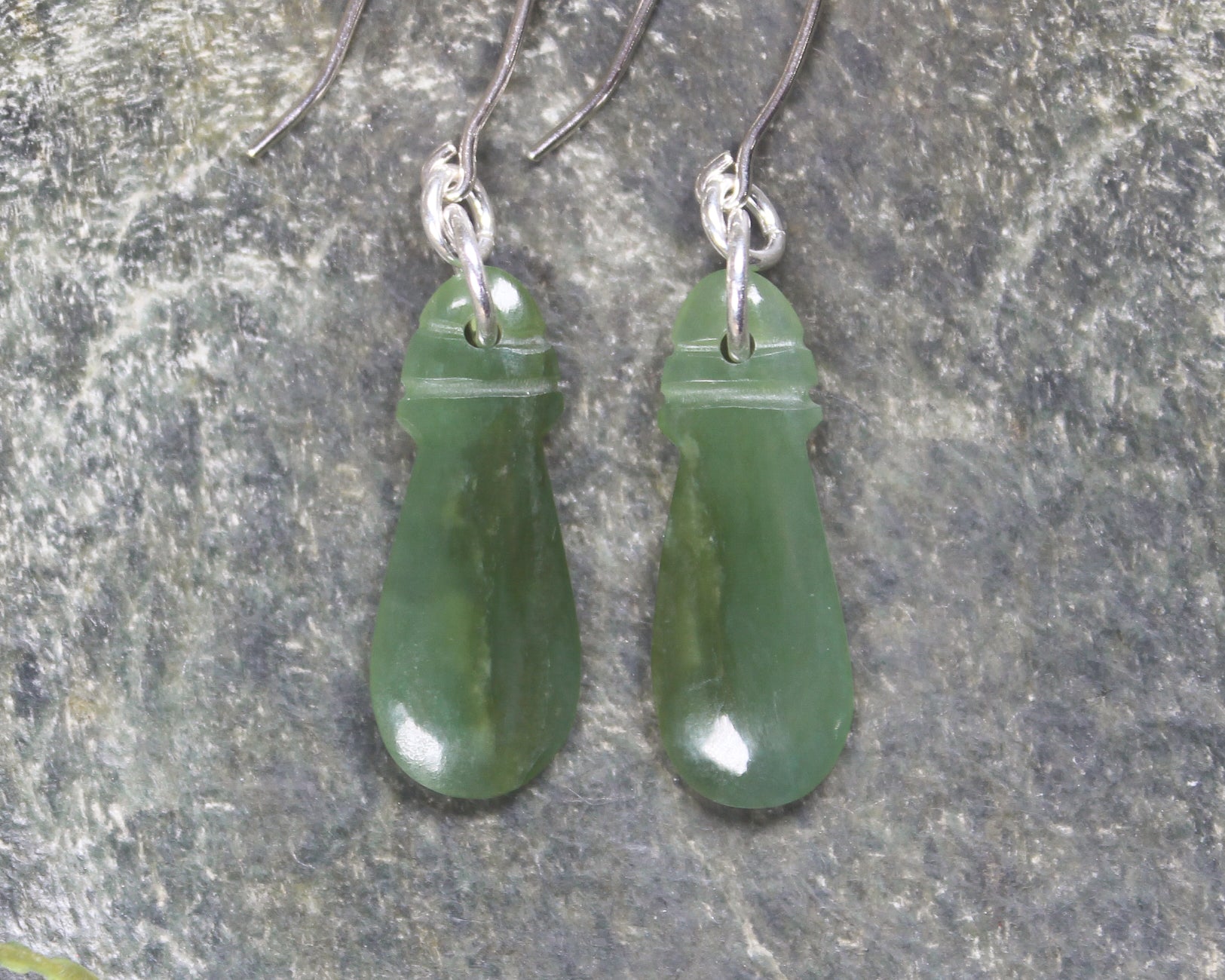Mere Earrings carved from Rimu Pounamu - NZ Greenstone
