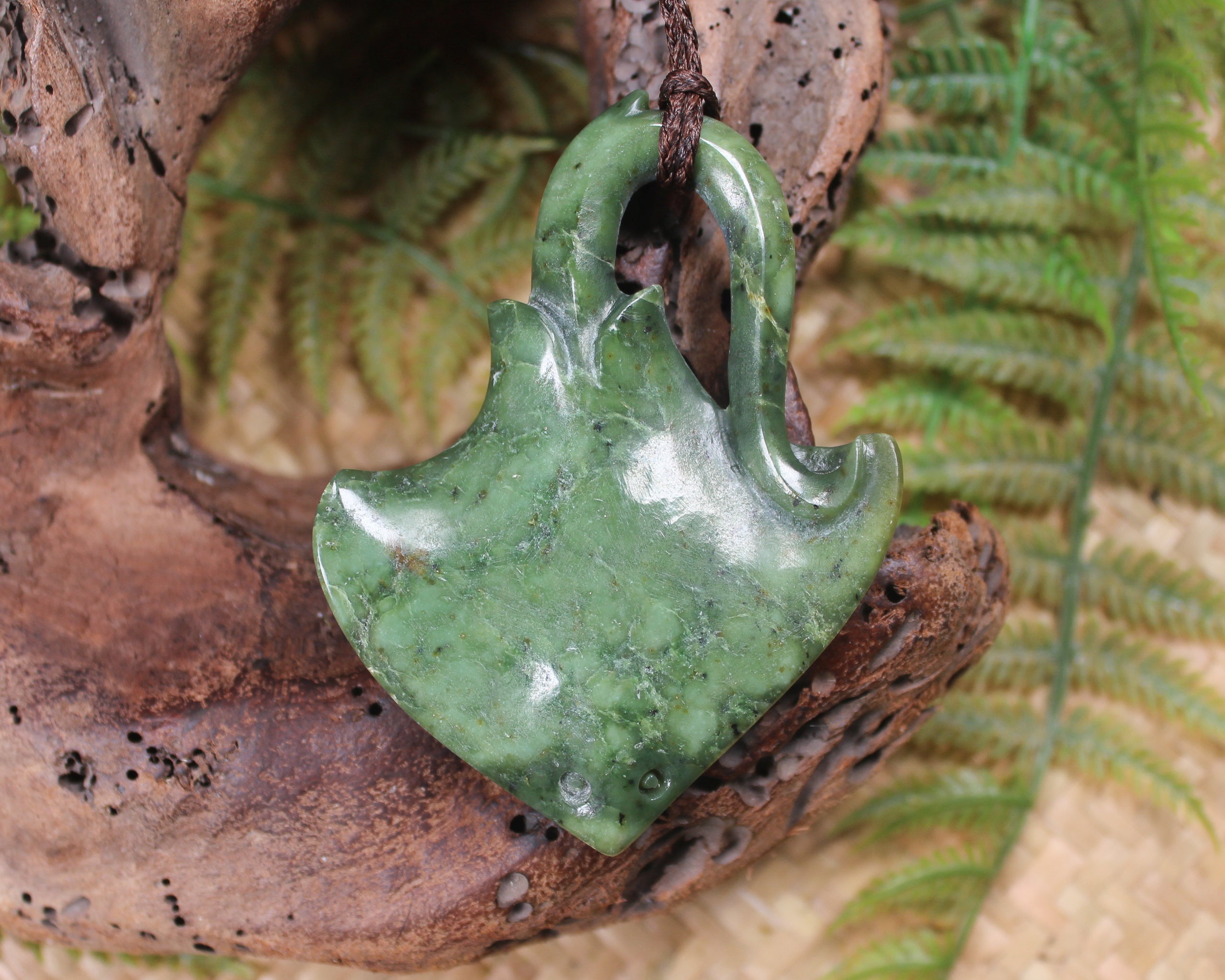 Stingray or Whai carved from Flower Jade Pounamu - NZ Greenstone