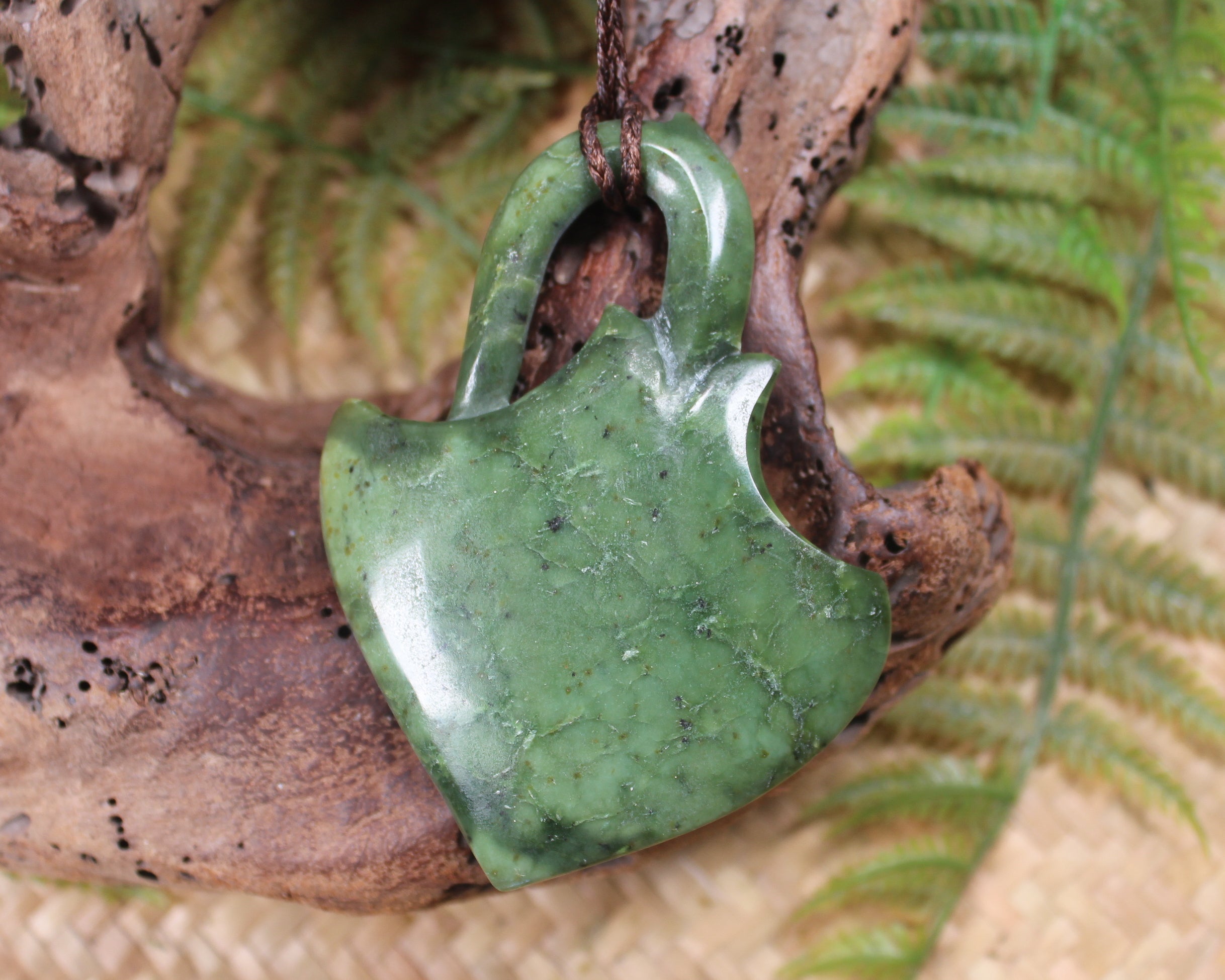 Stingray or Whai carved from Flower Jade Pounamu - NZ Greenstone