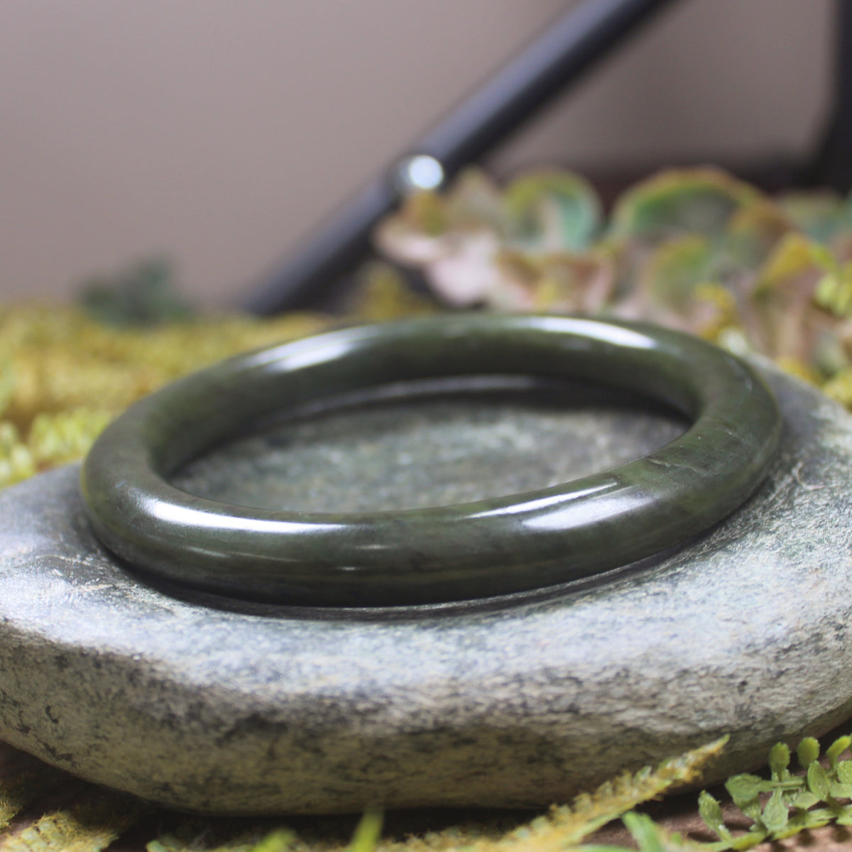 Rimu Pounamu Bangle