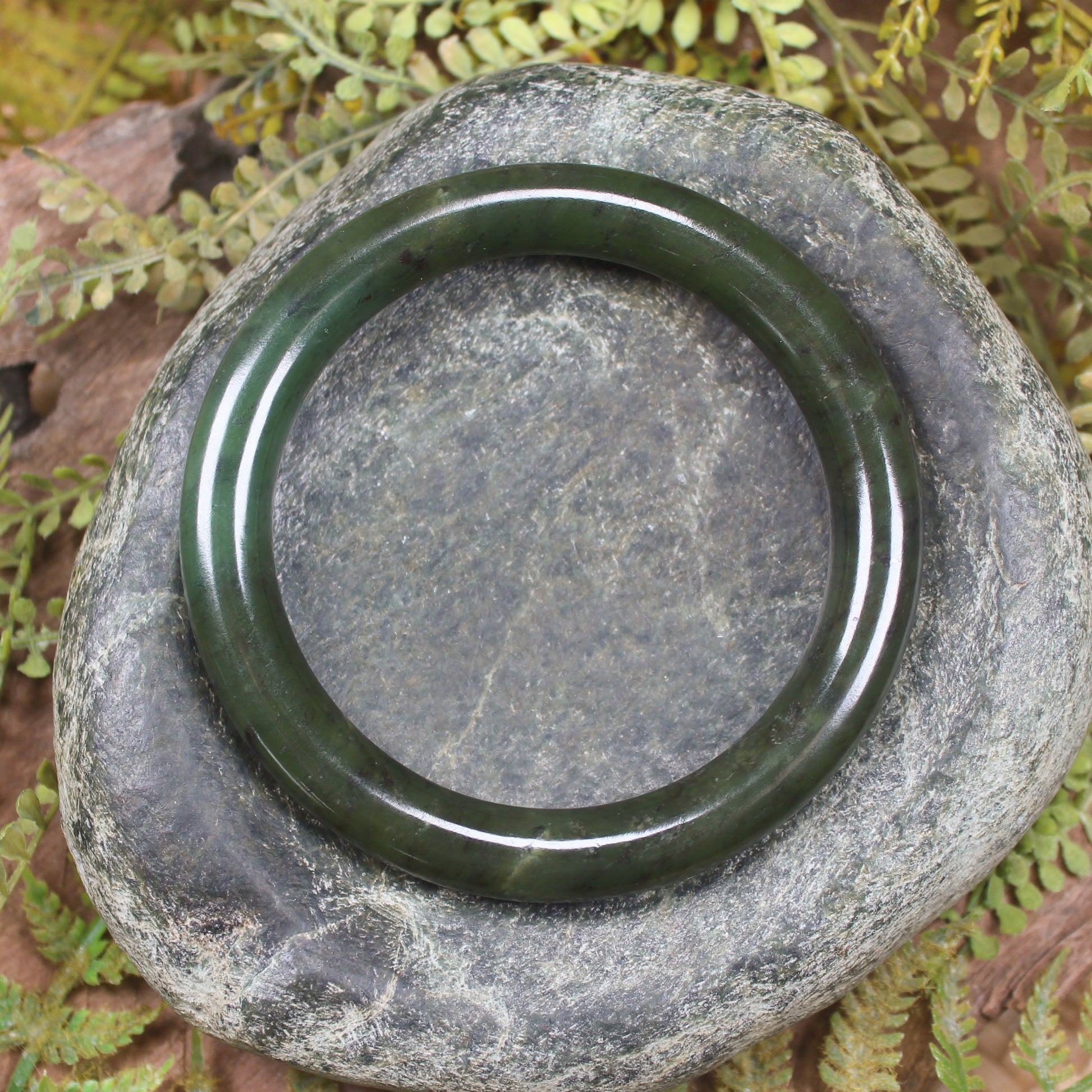 Rimu Pounamu Bangle