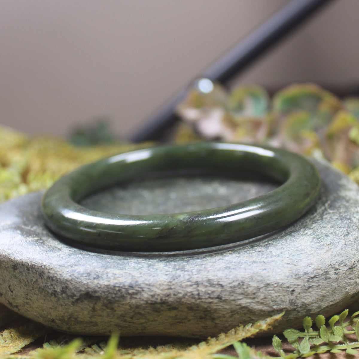 Rimu Pounamu Bangle