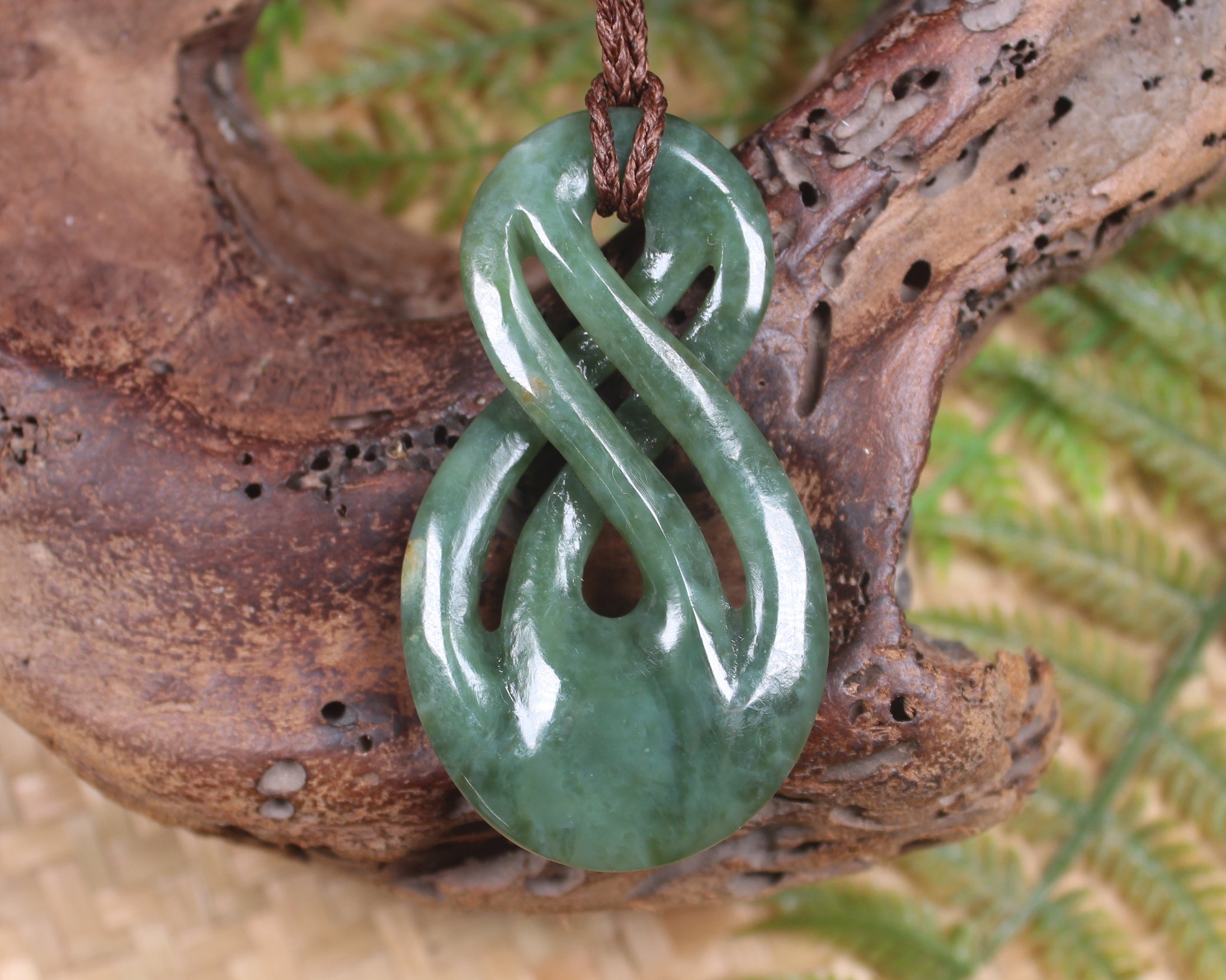 Twist or Pikorua carved from Inanga Pounamu - NZ Greenstone