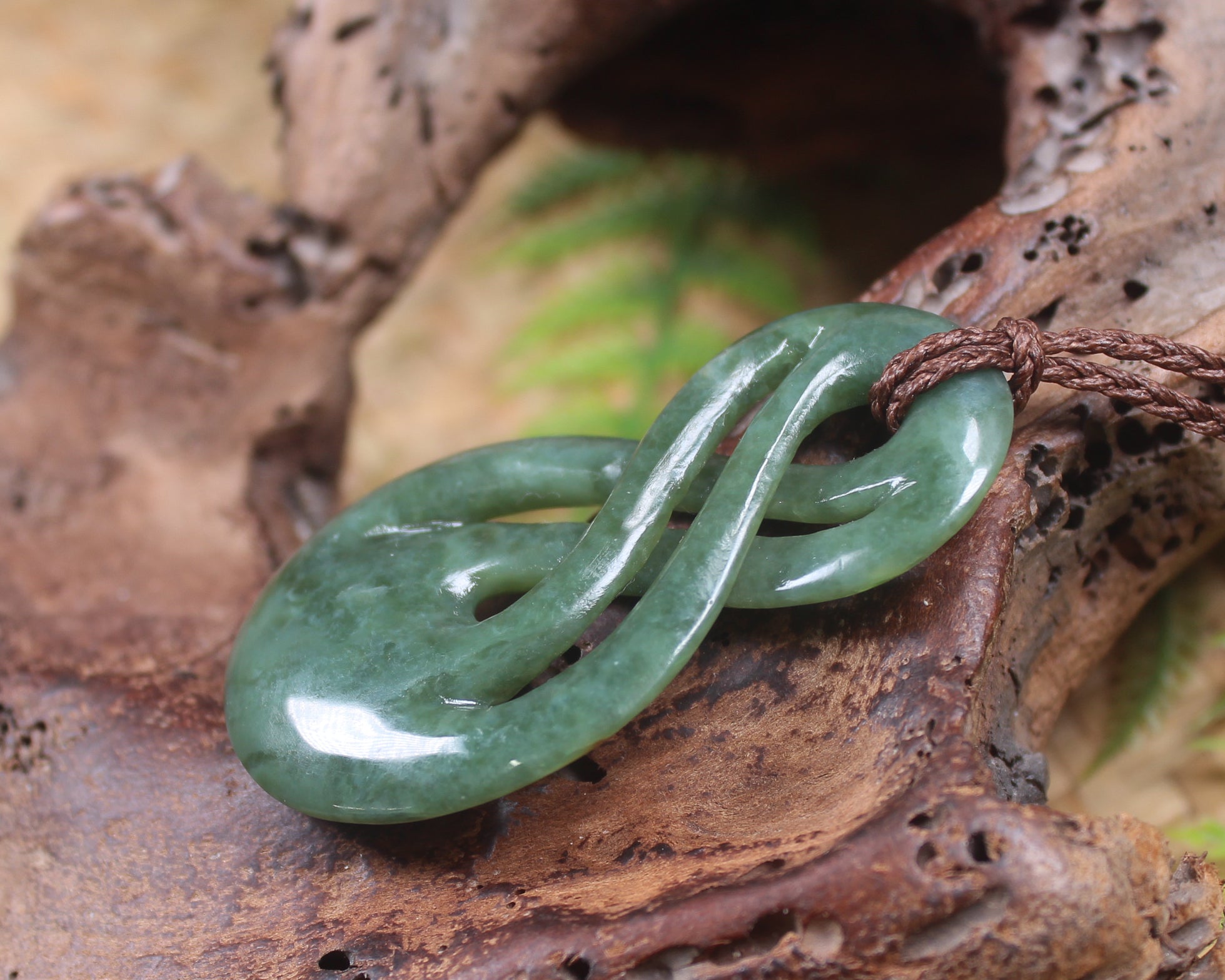 Twist or Pikorua carved from Inanga Pounamu - NZ Greenstone