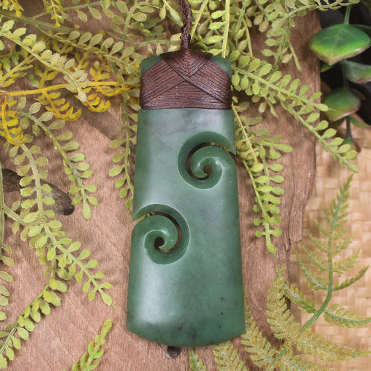 Hapopo Pounamu Toki with Koru - NZ Greenstone