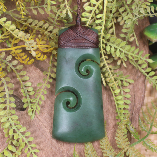 Hapopo Pounamu Toki with Koru - NZ Greenstone