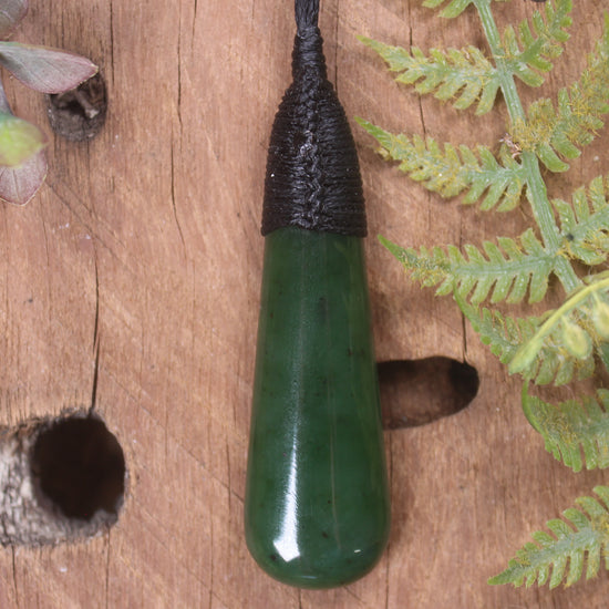 Kawakawa Pounamu Roimata Pendant - NZ Greenstone