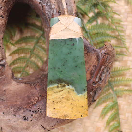 Toki or Adze Pendant carved from Flower Jade Pounamu - NZ Greenstone
