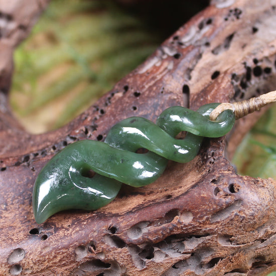 Twist or Pikorua carved from Hapopo Pounamu - NZ Greenstone