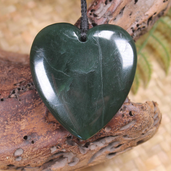 Heart carved from Kawakawa Pounamu - NZ Greenstone