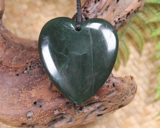 Heart carved from Kawakawa Pounamu - NZ Greenstone