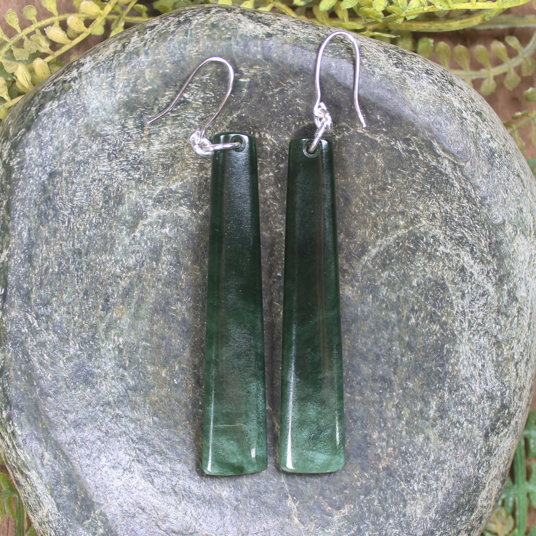 Roimata or Teardrop earrings carved from Kawakawa Pounamu - NZ Greenstone