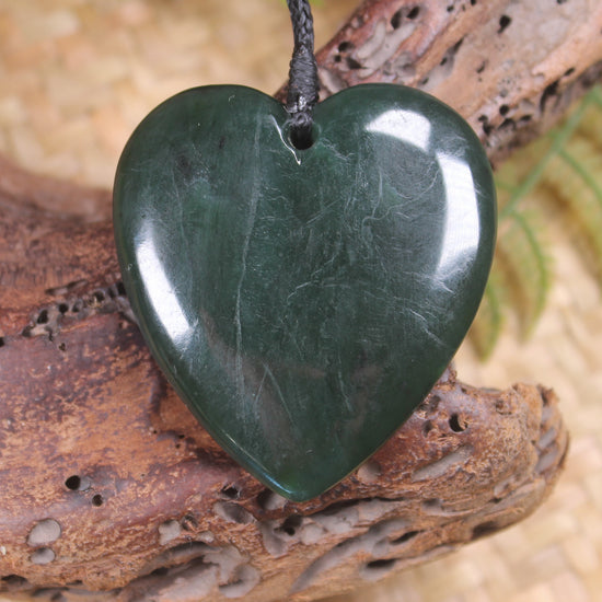 Heart carved from Kawakawa Pounamu - NZ Greenstone