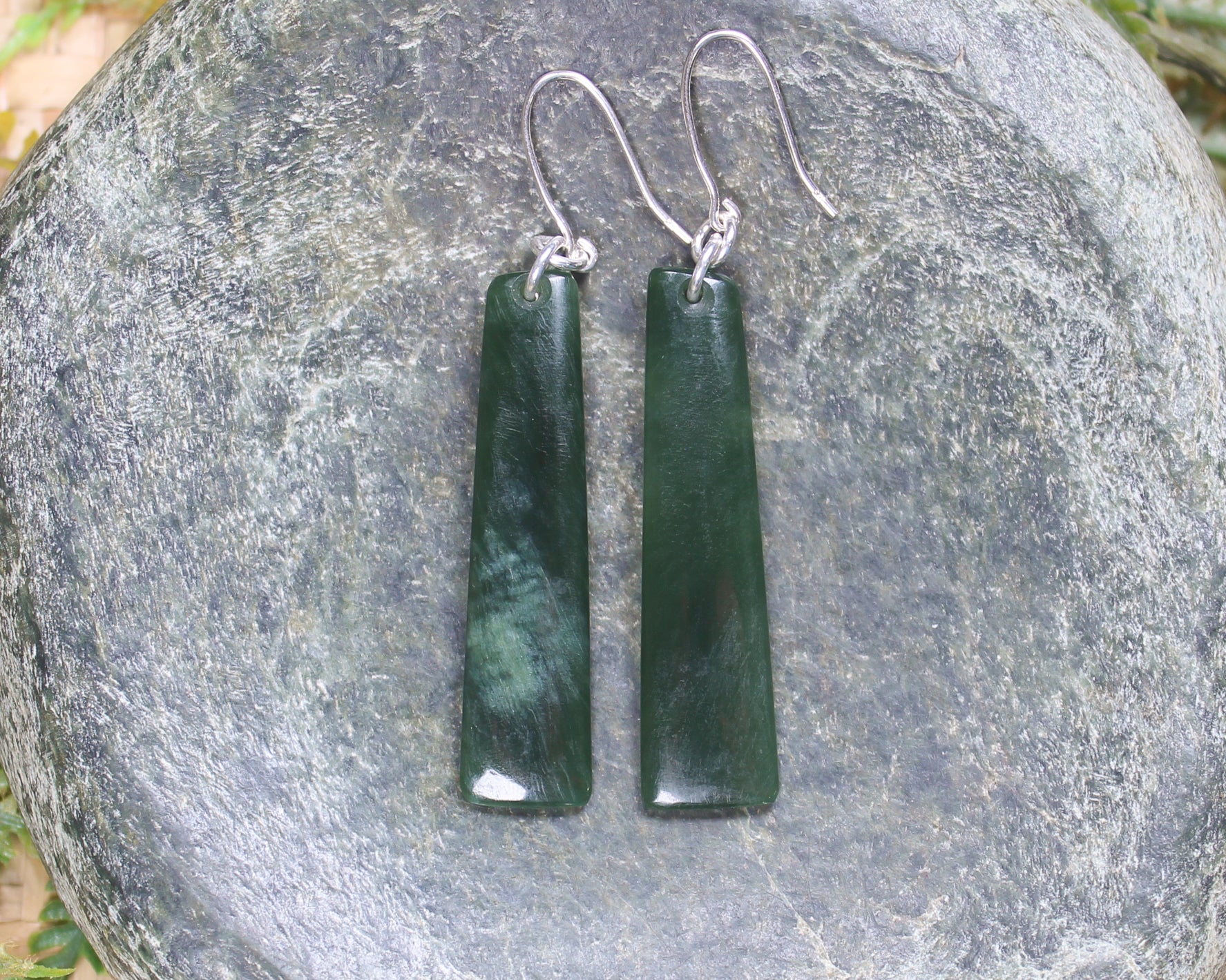 Roimata or Teardrop earrings carved from Kawakawa Pounamu - NZ Greenstone