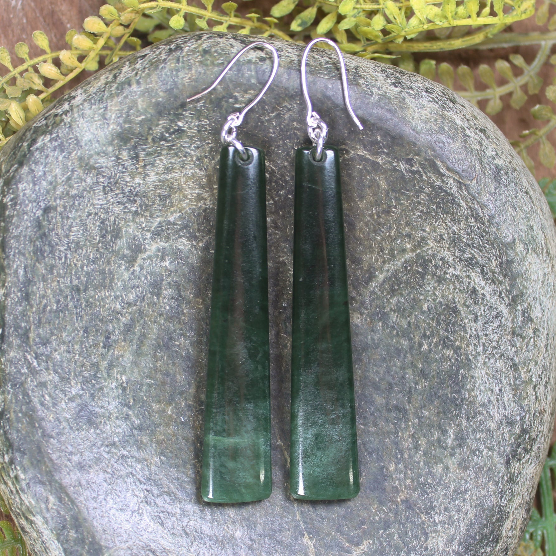 Roimata or Teardrop earrings carved from Kawakawa Pounamu - NZ Greenstone