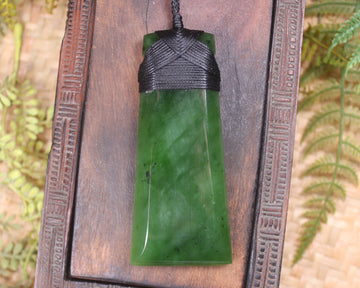 Hapopo Pounamu Toki - NZ Greenstone