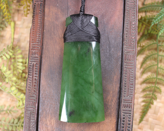Hapopo Pounamu Toki - NZ Greenstone