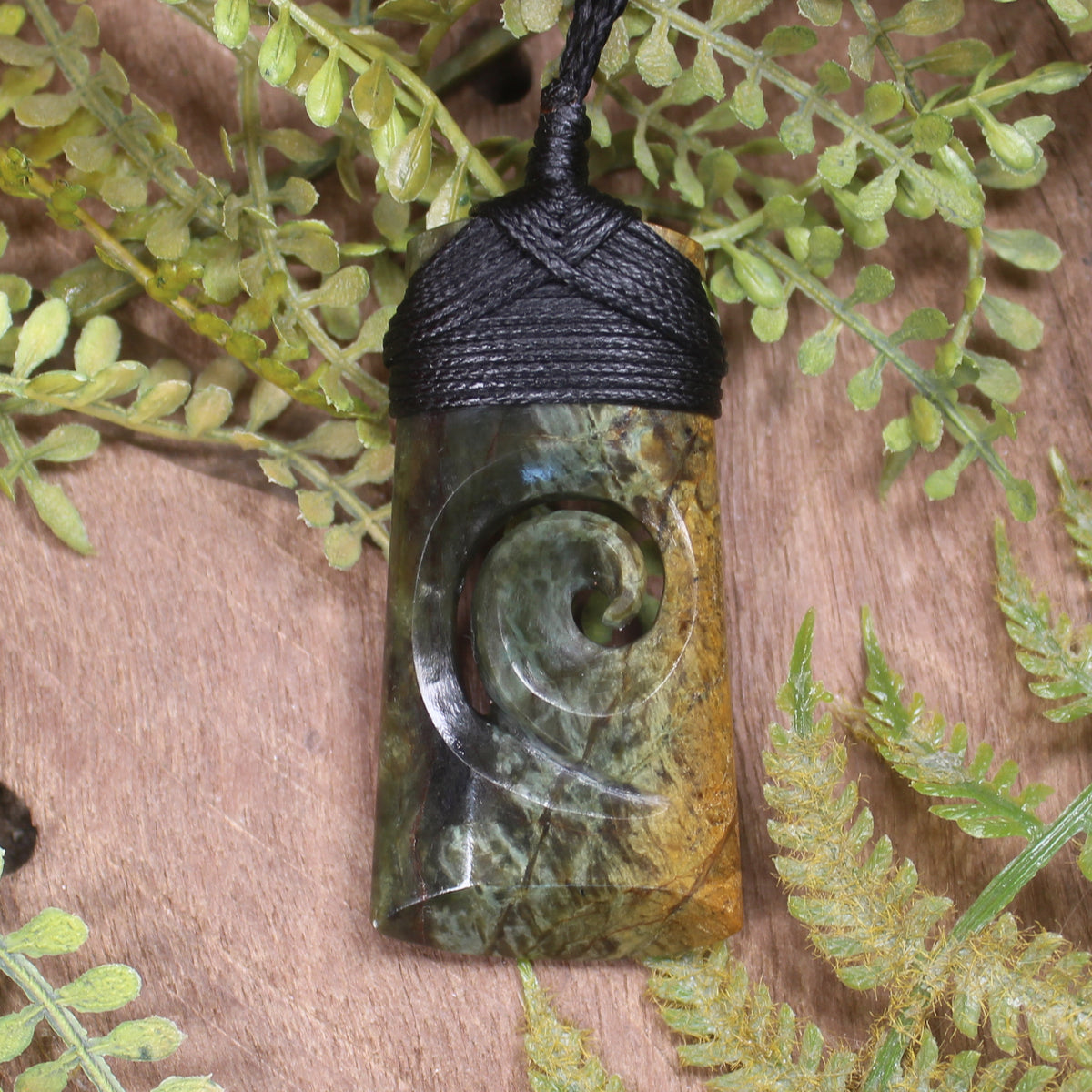 Flower Jade Pounamu Toki with Koru