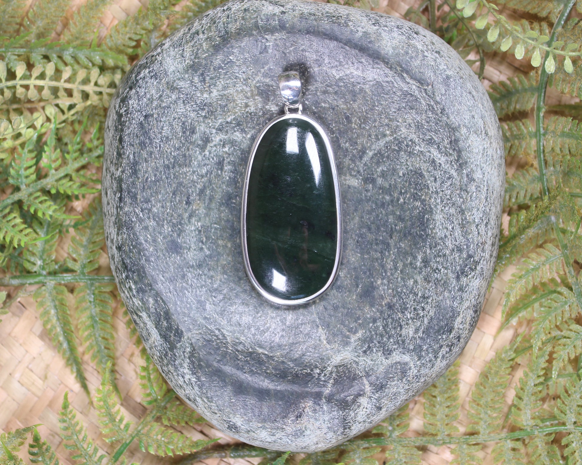 Kawakawa Pounamu pendant set in Sterling Silver - NZ Greenstone