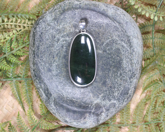 Kawakawa Pounamu pendant set in Sterling Silver - NZ Greenstone