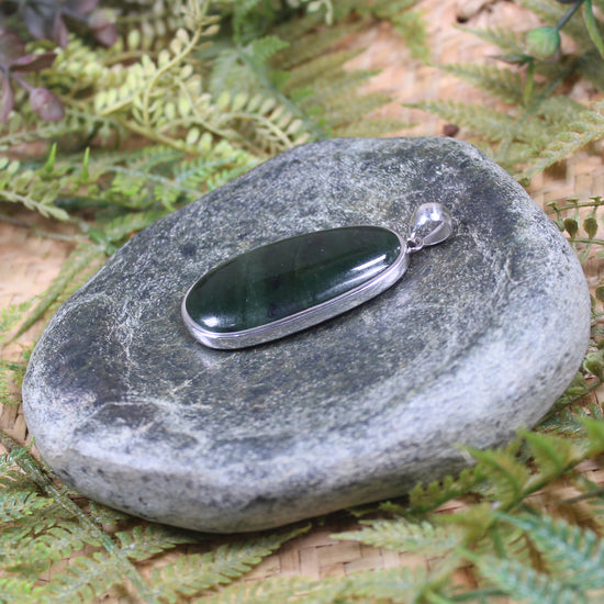 Kawakawa Pounamu pendant set in Sterling Silver - NZ Greenstone