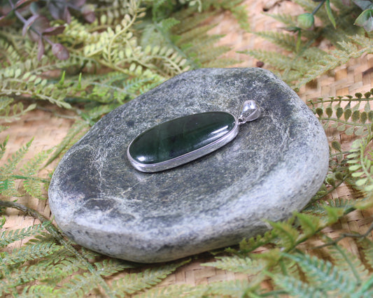 Kawakawa Pounamu pendant set in Sterling Silver - NZ Greenstone