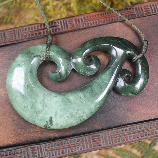 Hammerhead pendant carved from Kawakawa Pounamu - NZ Greenstone