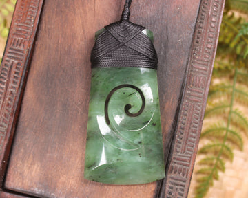 Toki or Adze with Koru carved from Hapopo Pounamu - NZ Greenstone
