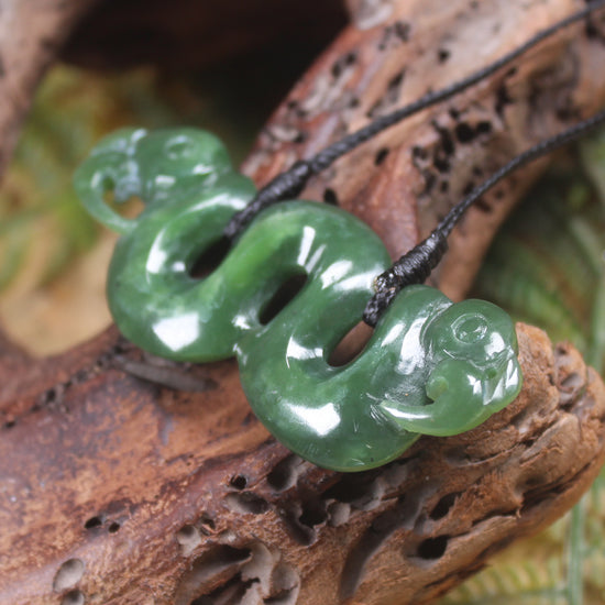 Pekapeka Pendant carved from Hapopo Pounamu - NZ Greenstone