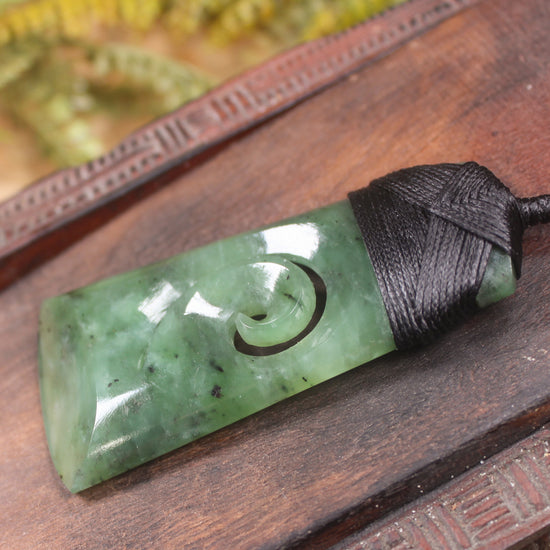 Toki or Adze with Koru carved from Hapopo Pounamu - NZ Greenstone