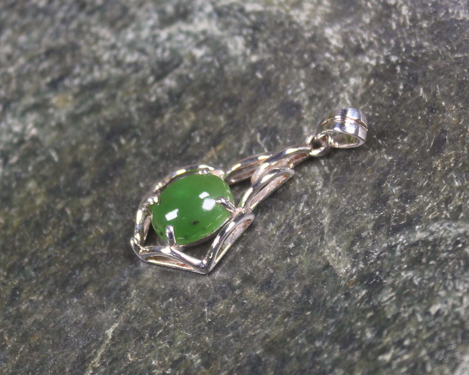 Hapopo Pounamu pendant set in Sterling Silver - NZ Greenstone