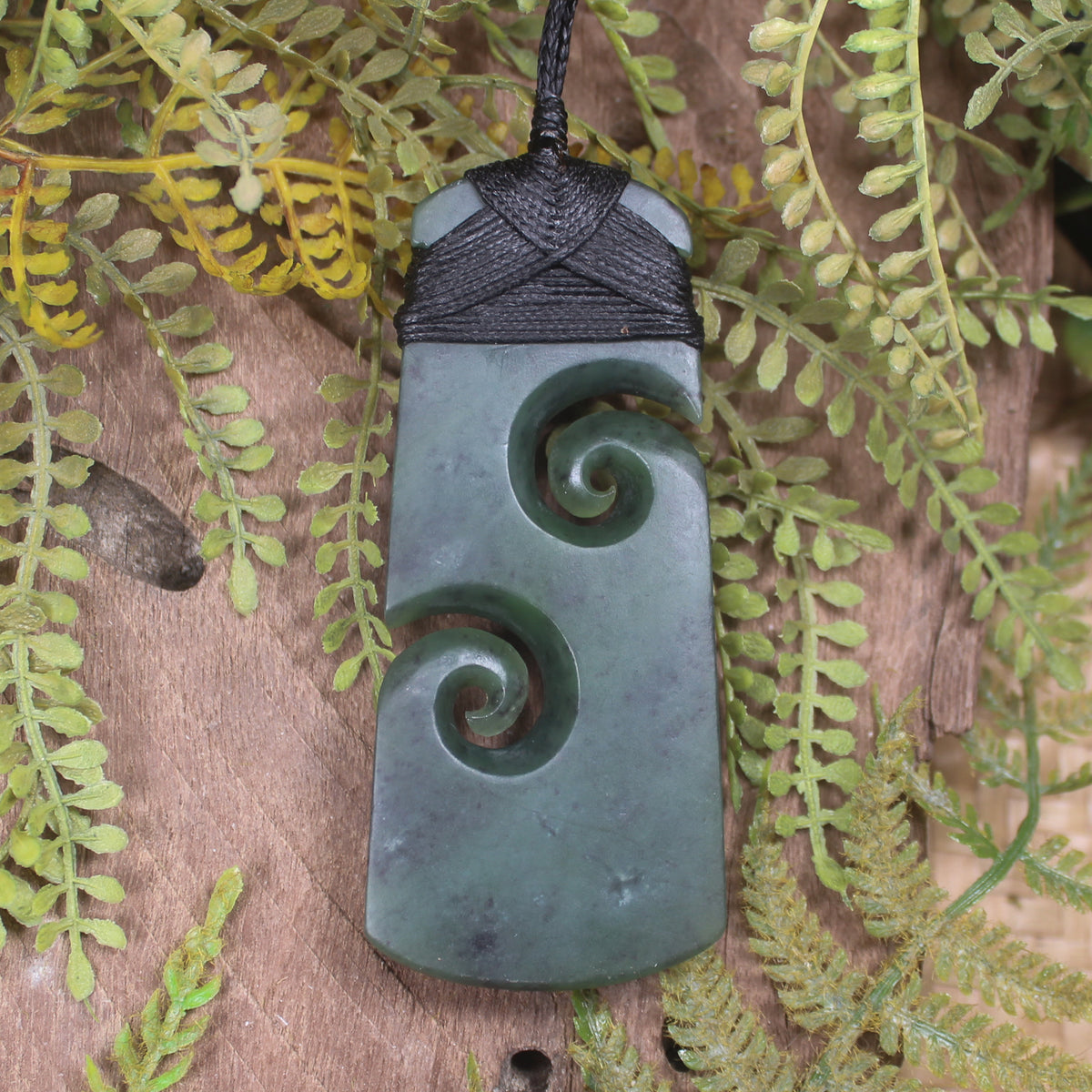 Rimu Pounamu Toki with Koru