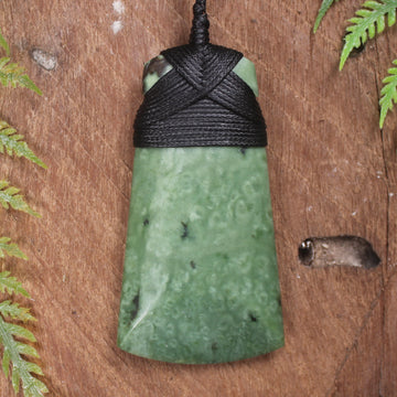 Kawakawa Pounamu Toki