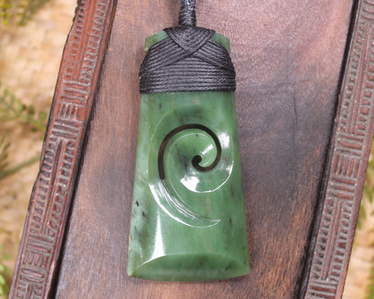 Toki or Adze with Koru carved from Hapopo Pounamu - NZ Greenstone