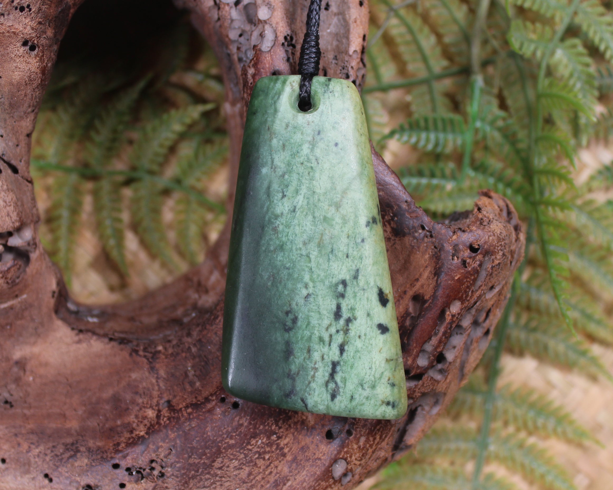 Kawakawa Pounamu Toki