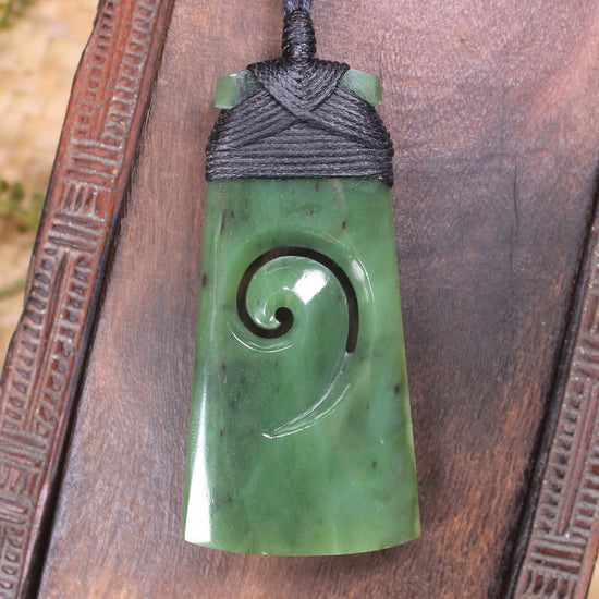 Toki or Adze with Koru carved from Hapopo Pounamu - NZ Greenstone