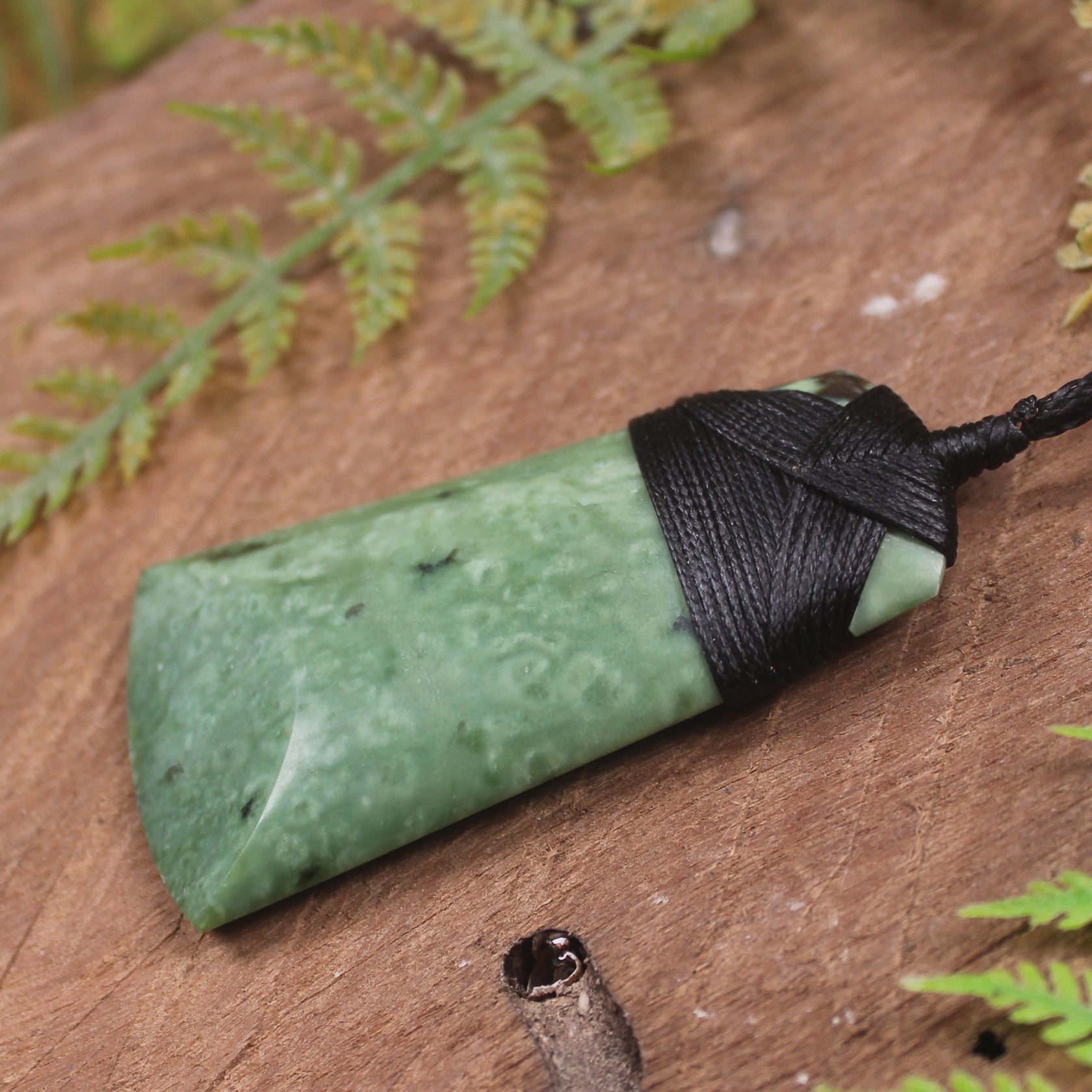 Kawakawa Pounamu Toki
