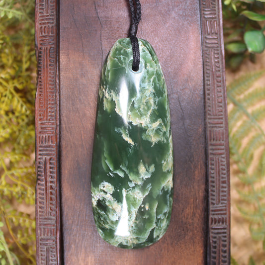 Flower Jade Pounamu Roimata Pendant - NZ Greenstone