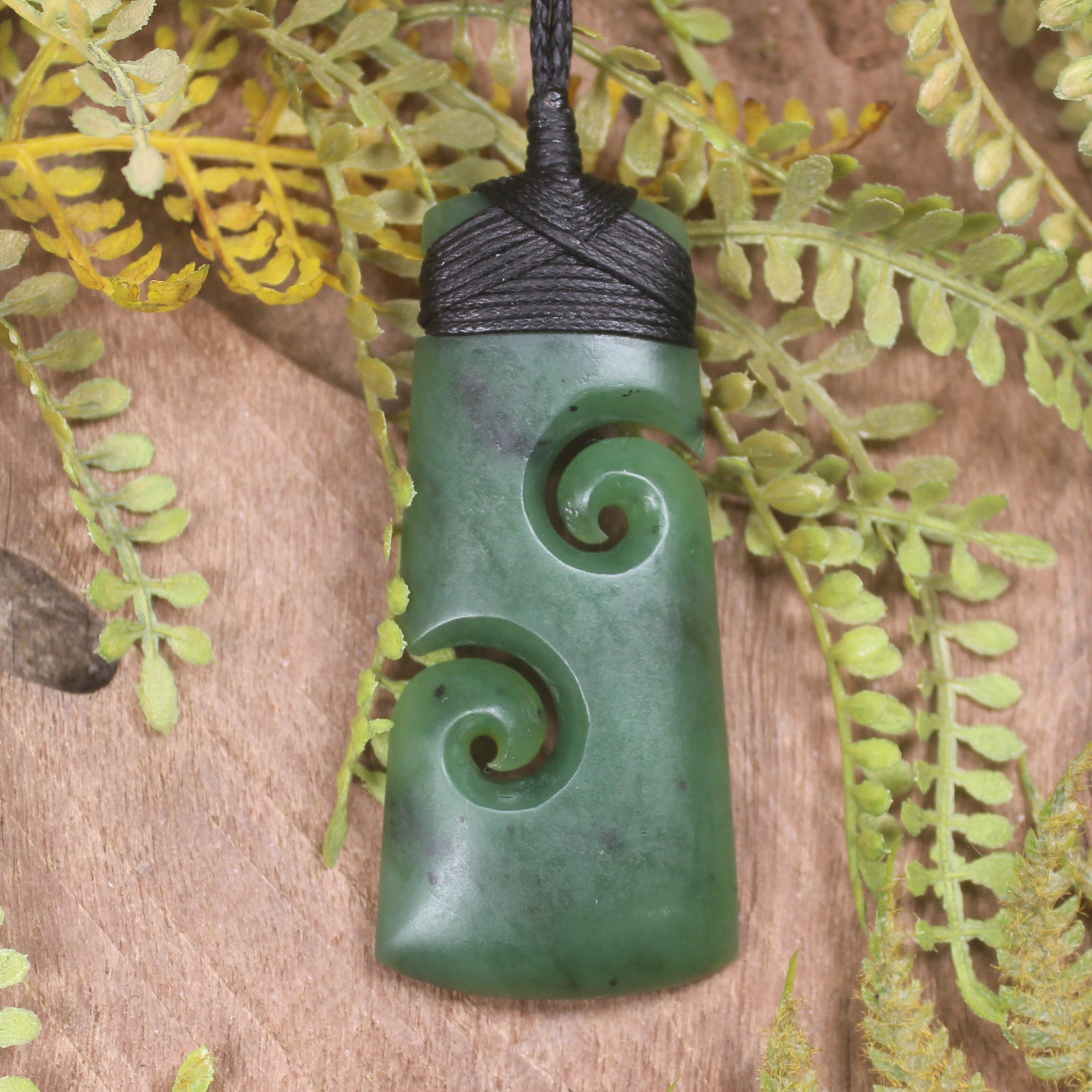 Hapopo Pounamu Toki with Koru - NZ Greenstone