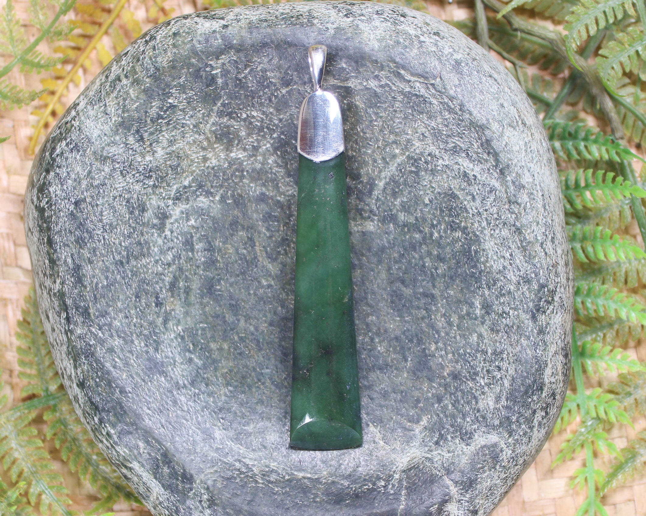 Hapopo Pounamu pendant set in Sterling Silver - NZ Greenstone