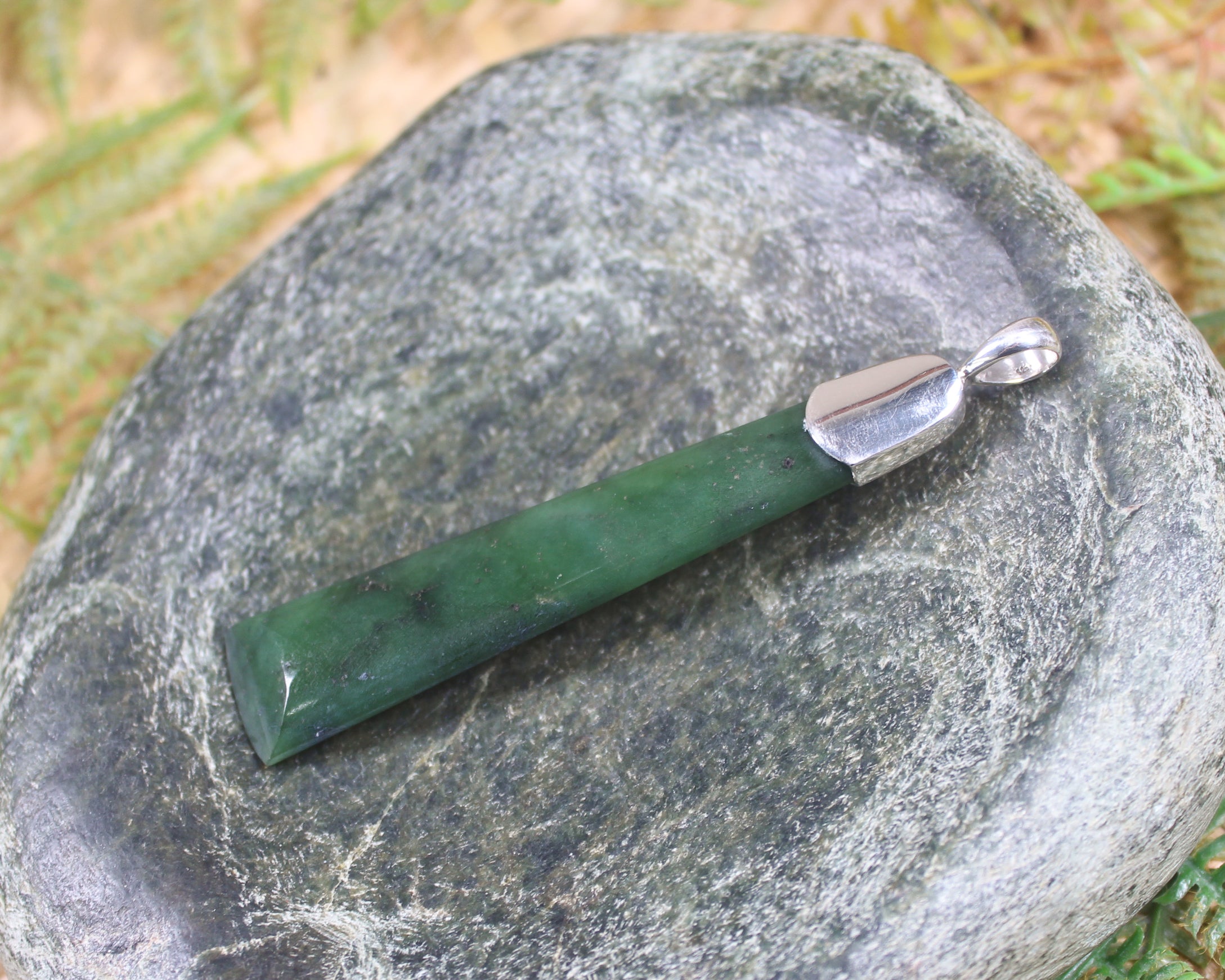 Hapopo Pounamu pendant set in Sterling Silver - NZ Greenstone